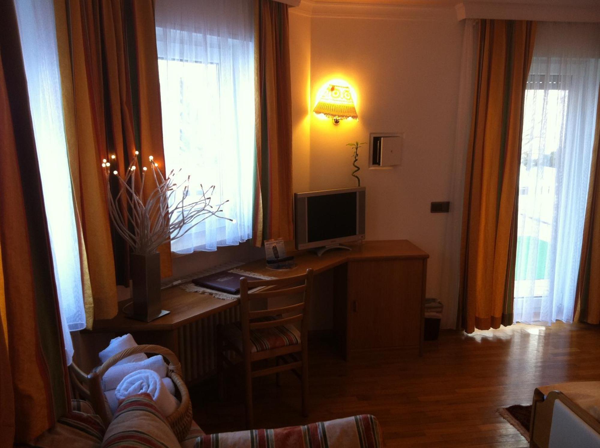 Hotel Serena Сельва-ди-Валь-Гардена Экстерьер фото